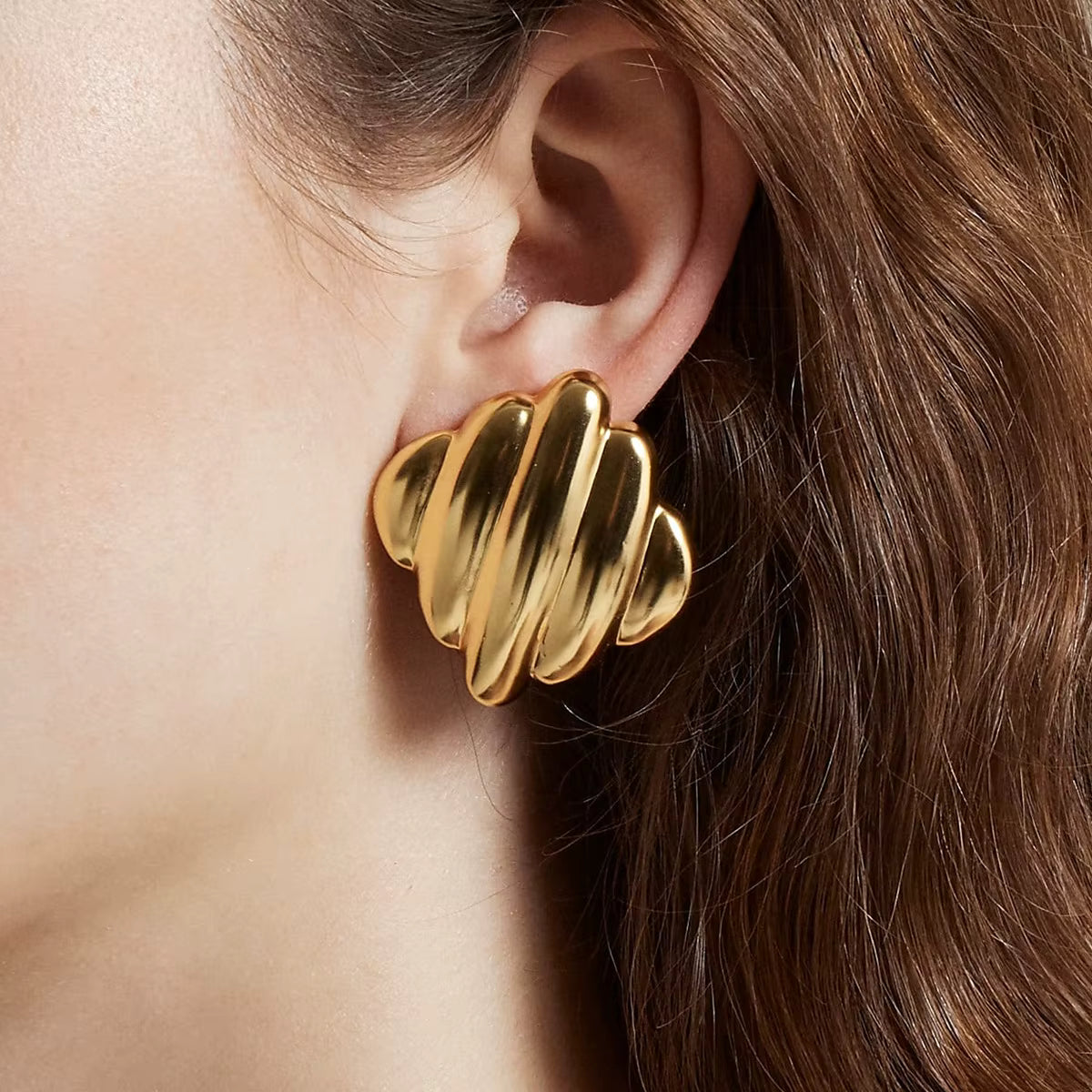 VINTAGE SCULPTED WAVE STUD EARRINGS