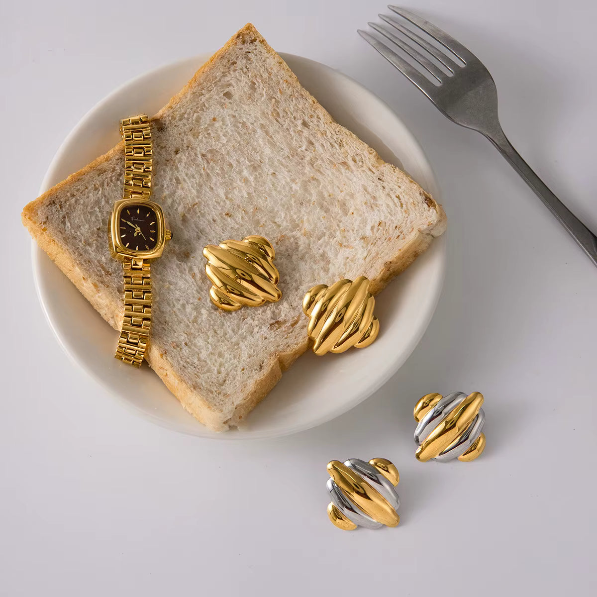 VINTAGE SCULPTED WAVE STUD EARRINGS