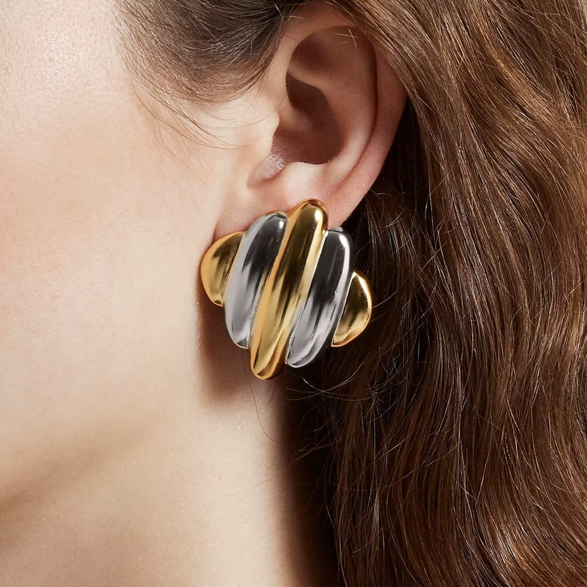 VINTAGE SCULPTED WAVE STUD EARRINGS