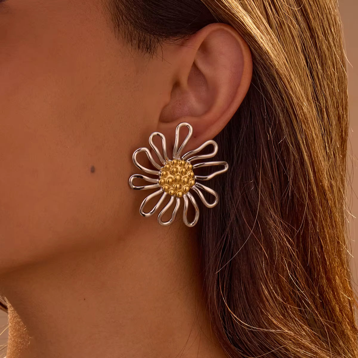 BOTANICA GOLDEN DAISY BLOOM EARRINGS