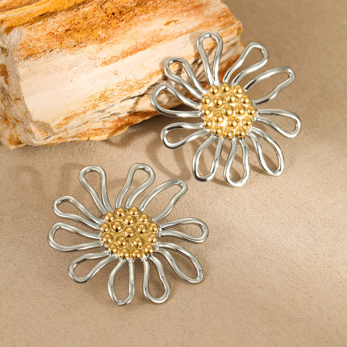 BOTANICA GOLDEN DAISY BLOOM EARRINGS