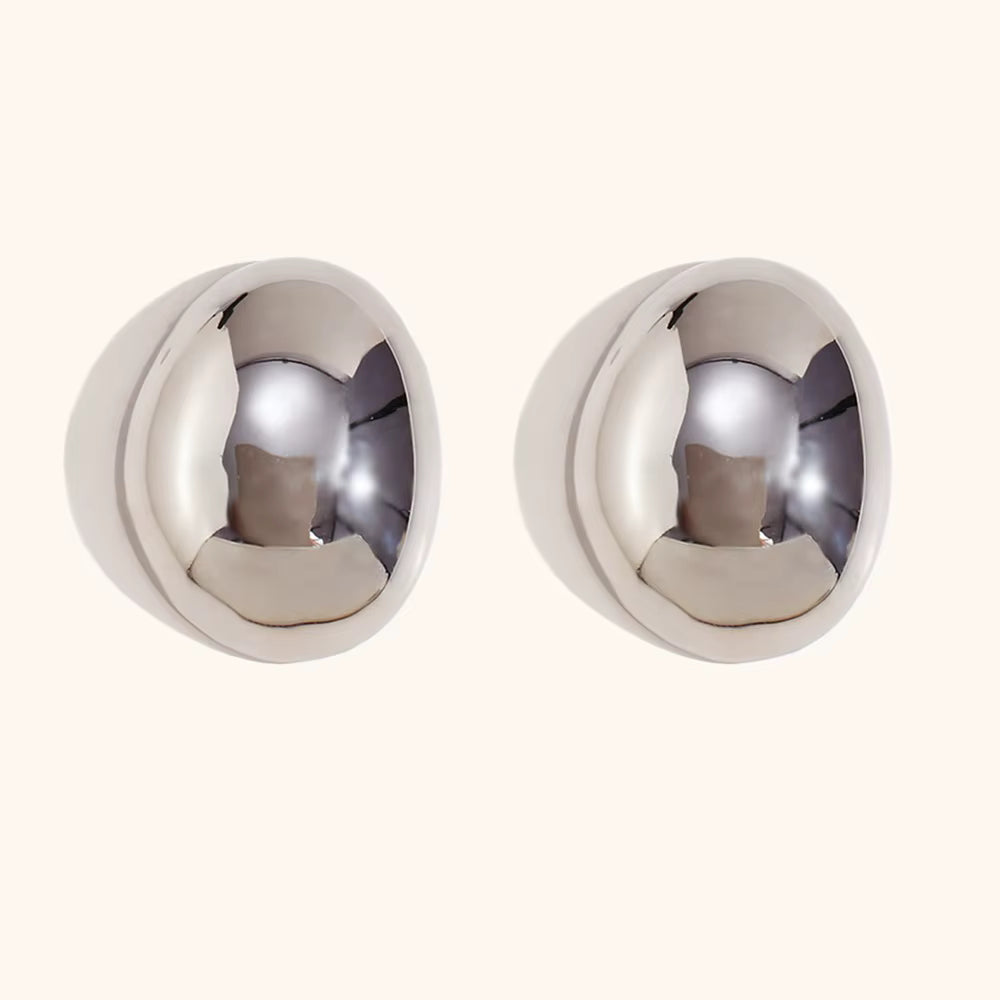 VINTAGE OVAL SCULPTURE STUD EARRINGS