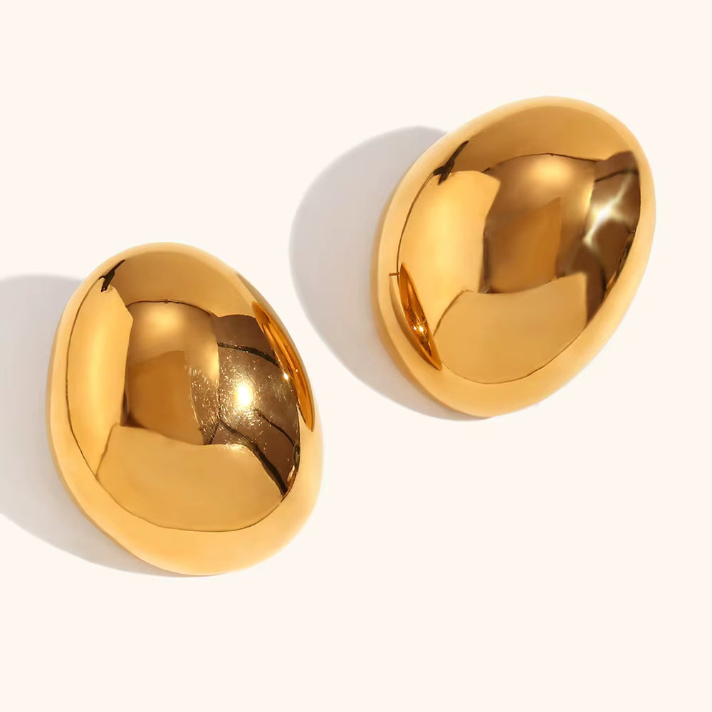 VINTAGE OVAL SCULPTURE STUD EARRINGS