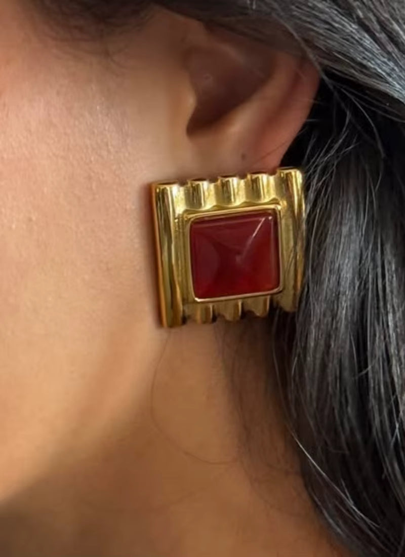 VINTAGE CRIMSON ART DÉCO STUD EARRINGS