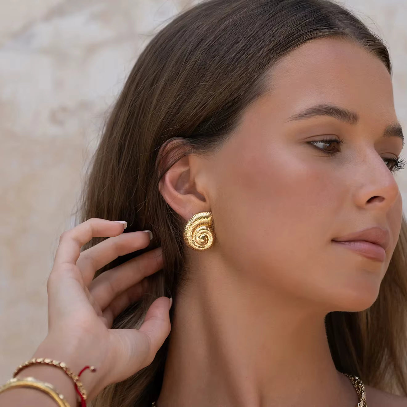 SEA GOLDEN SHELL STATEMENT EARRINGS