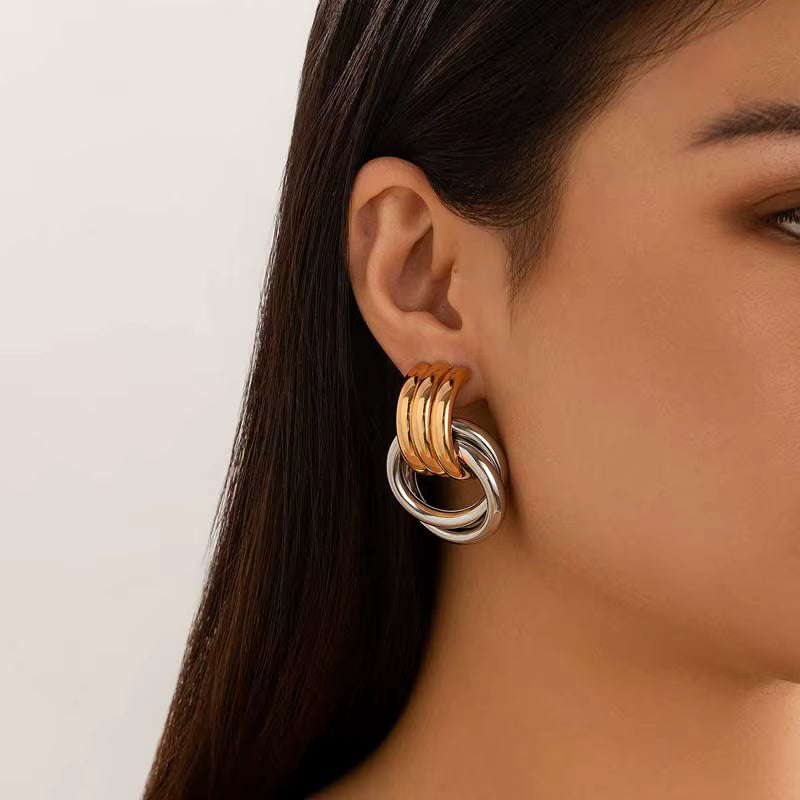 DUAL TONE LINKED HOOPS EARRINGS