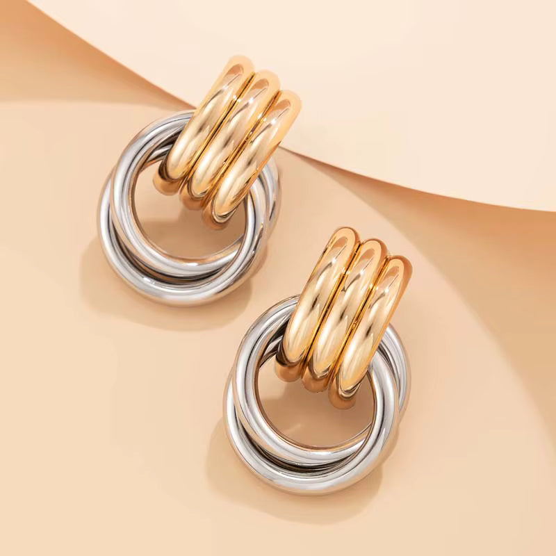 DUAL TONE LINKED HOOPS EARRINGS