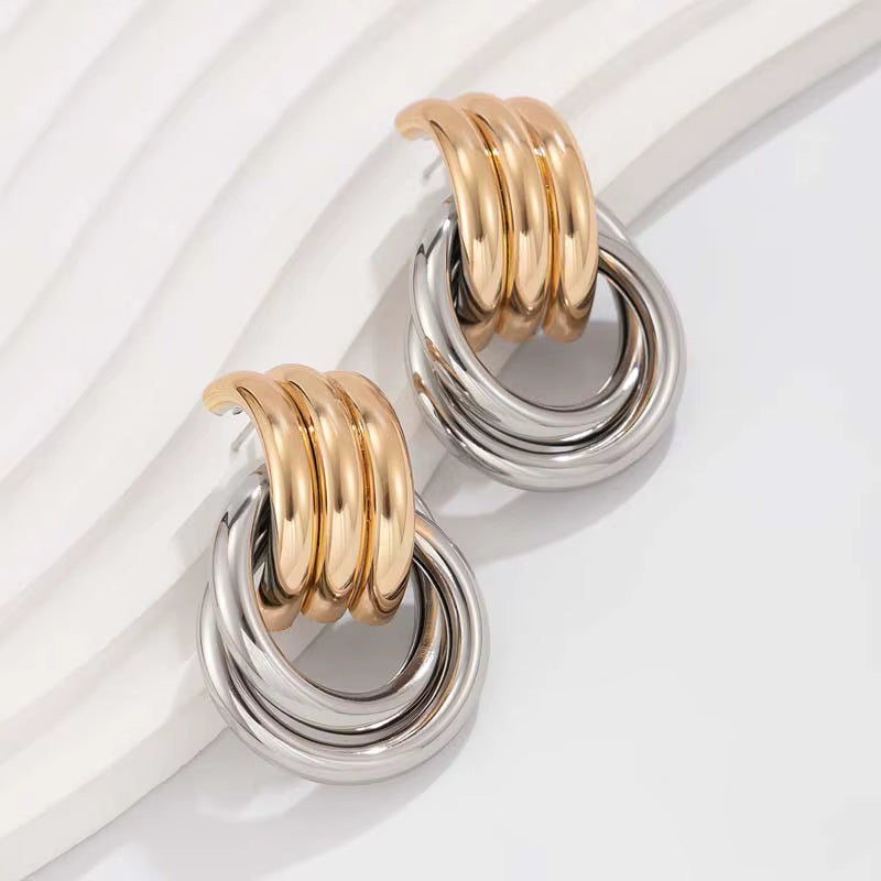 DUAL TONE LINKED HOOPS EARRINGS