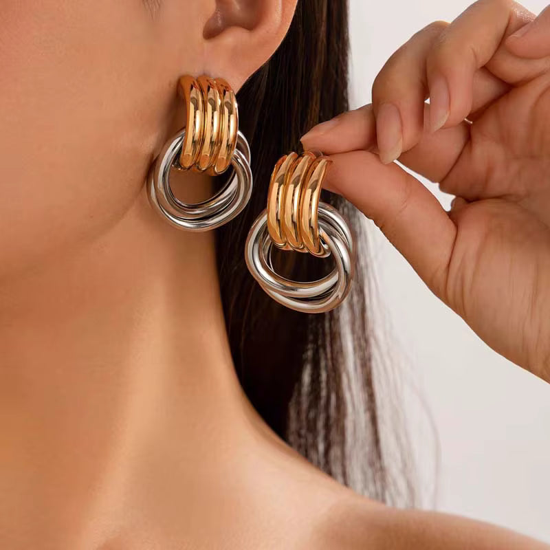 DUAL TONE LINKED HOOPS EARRINGS