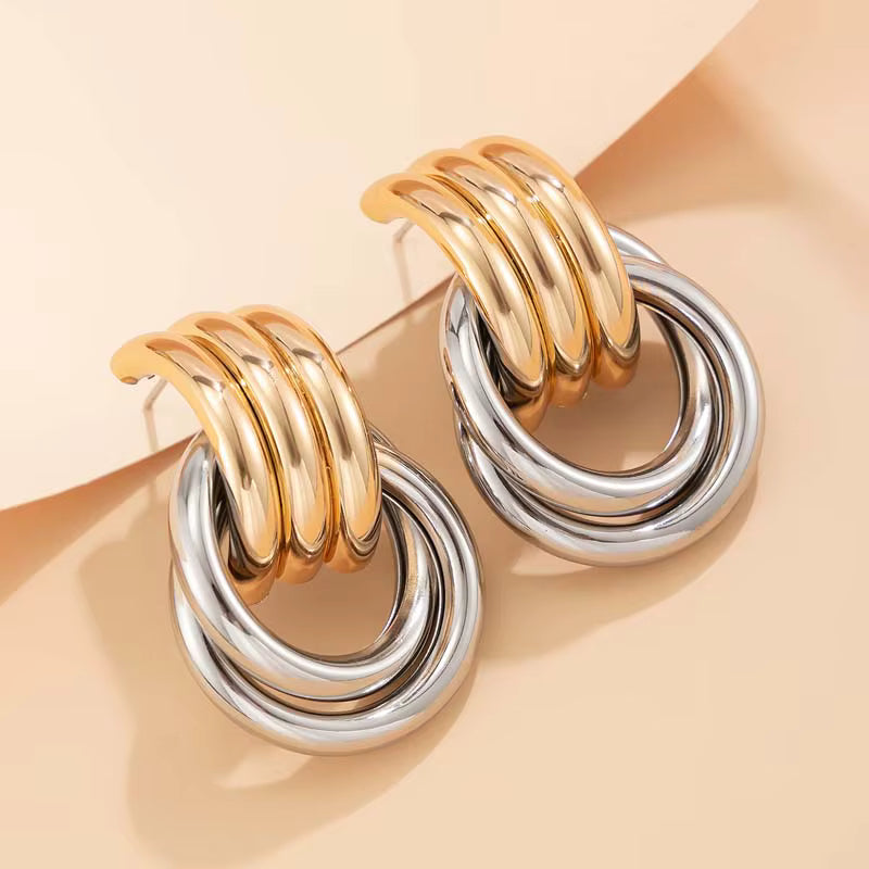 DUAL TONE LINKED HOOPS EARRINGS