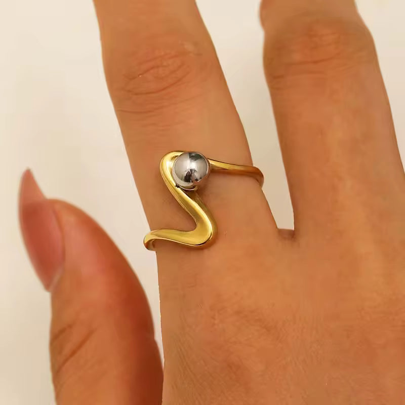 SEA GOLD WAVE BEAD RING