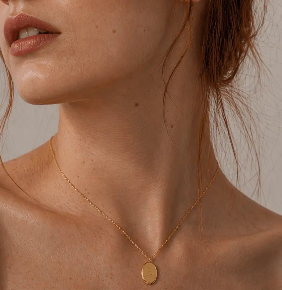 TOKEN MINIMAL MEDALLION NECKLACE