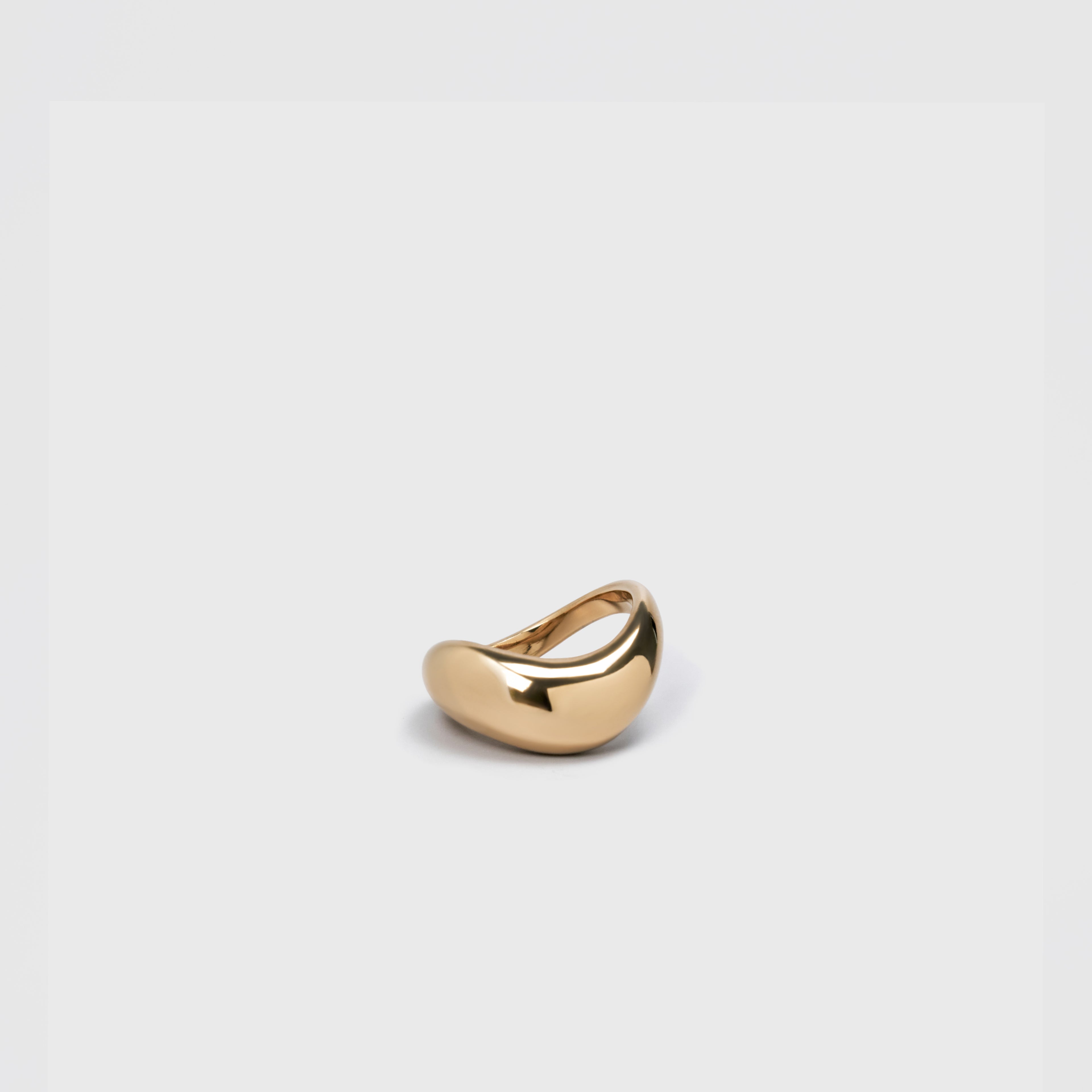 Geometric volume ring gold-plated stainless steel by Theviloa