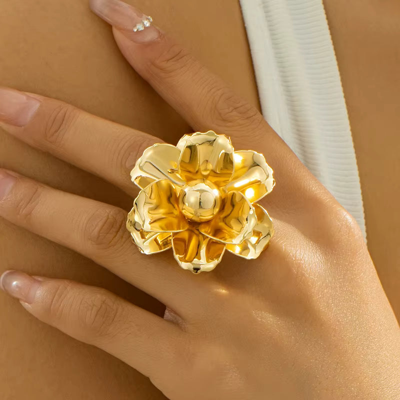 BOTANICA FLORAL SCULPTURE RING