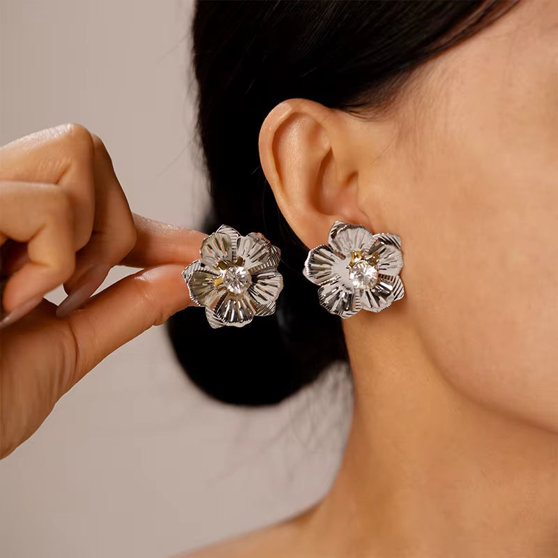 BOTANICA BLOSSOM STUD EARRINGS