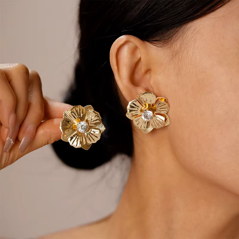 BOTANICA BLOSSOM STUD EARRINGS