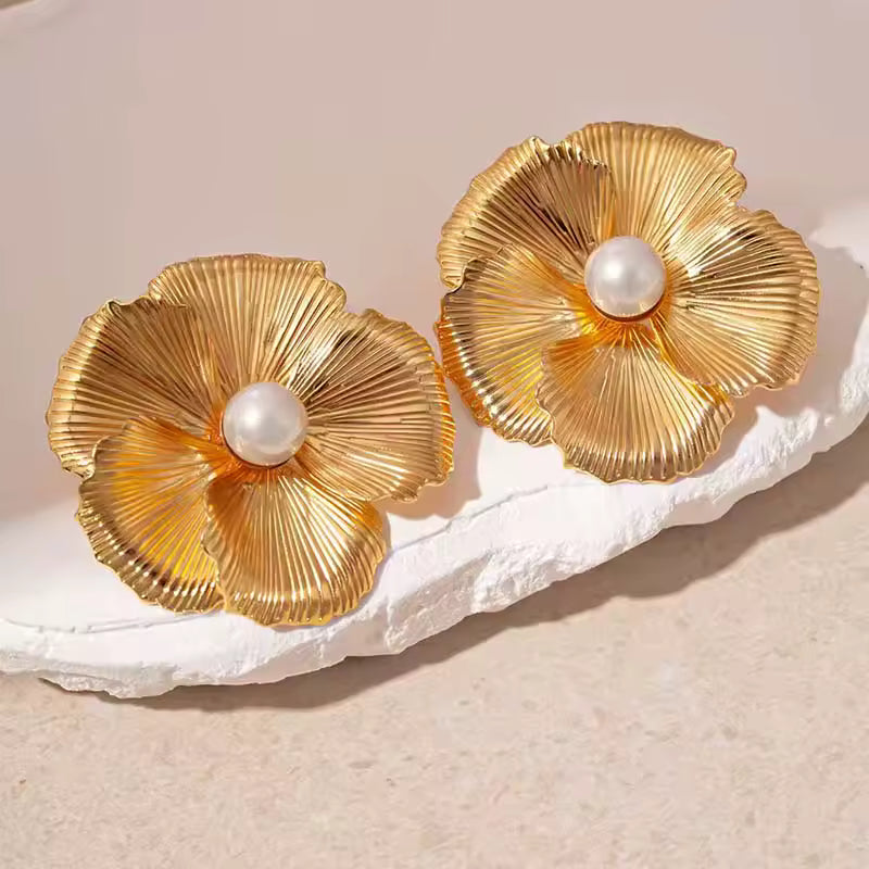 GOLDEN BLOOM PEARL EARRINGS
