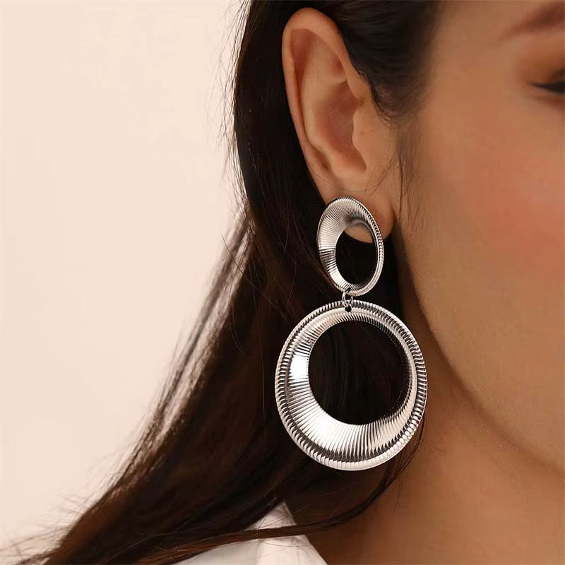 GOLDEN DOUBLE RING STATEMENT EARRINGS