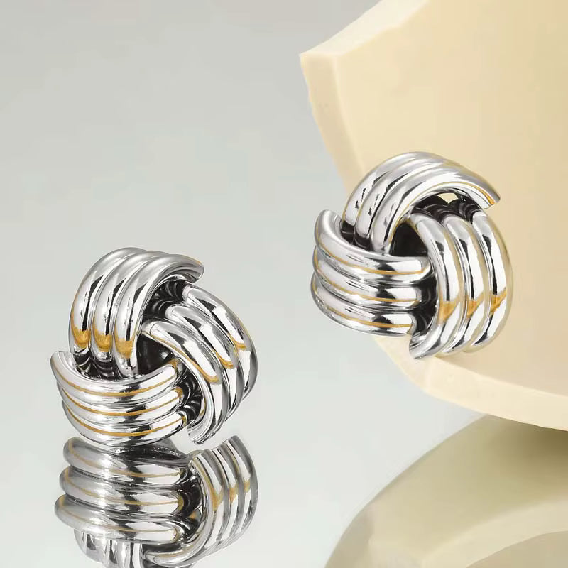 VINTAGE KNOT STUD EARRINGS