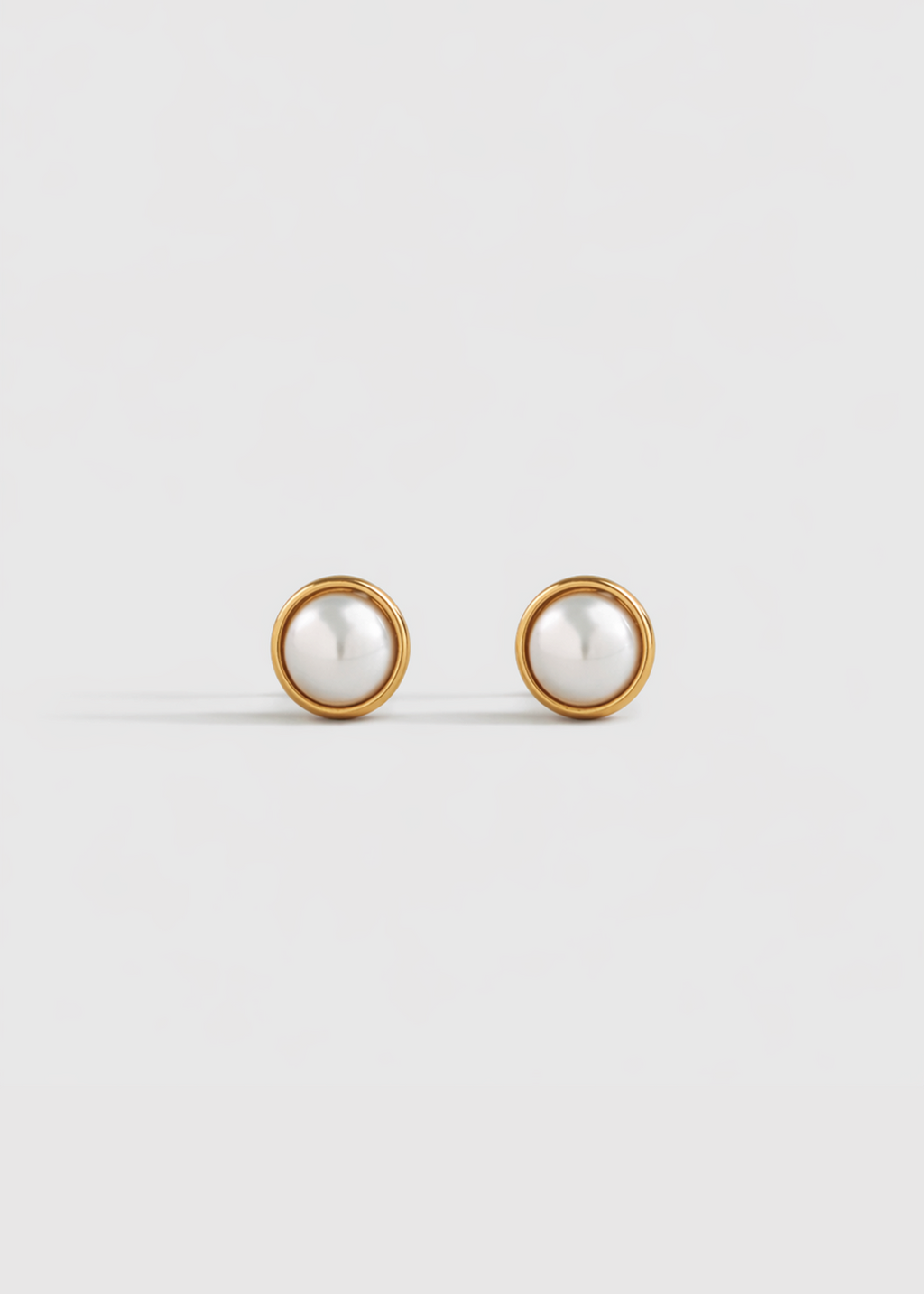 DOT PEARL STUD EARRINGS